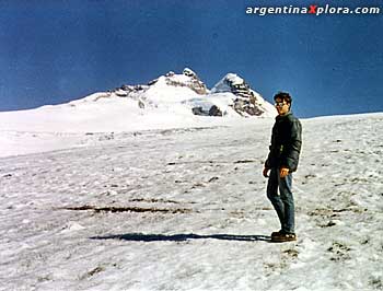 Cerro Tronador. Tres Picos:. Pico Argentino, Pico Chileno y Pico Internacional, el mas alto