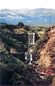 cascadas del Arroyo Nant y Fall