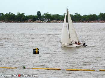 Navegando por el Río Paraná